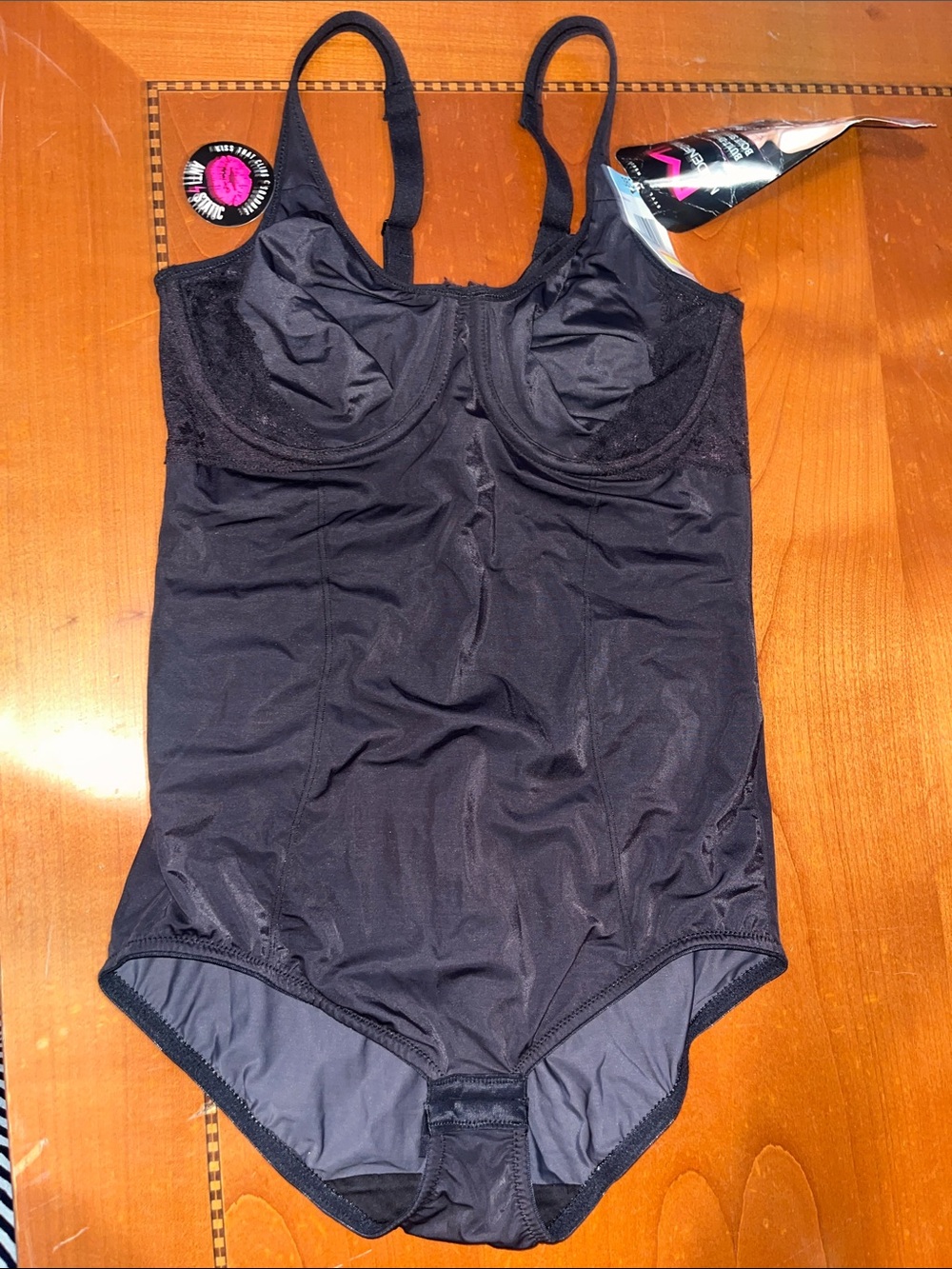 NWT Maidenform shapewear 38C